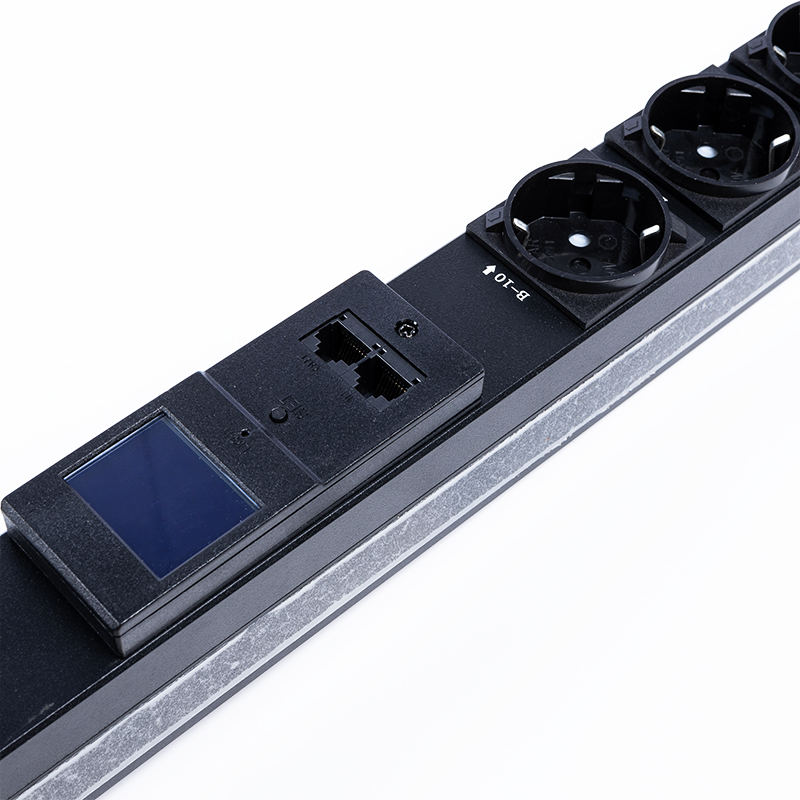 18 Outlets Germany 1U Surge Protection Hot Swappable RS485 Metered Rack PDU