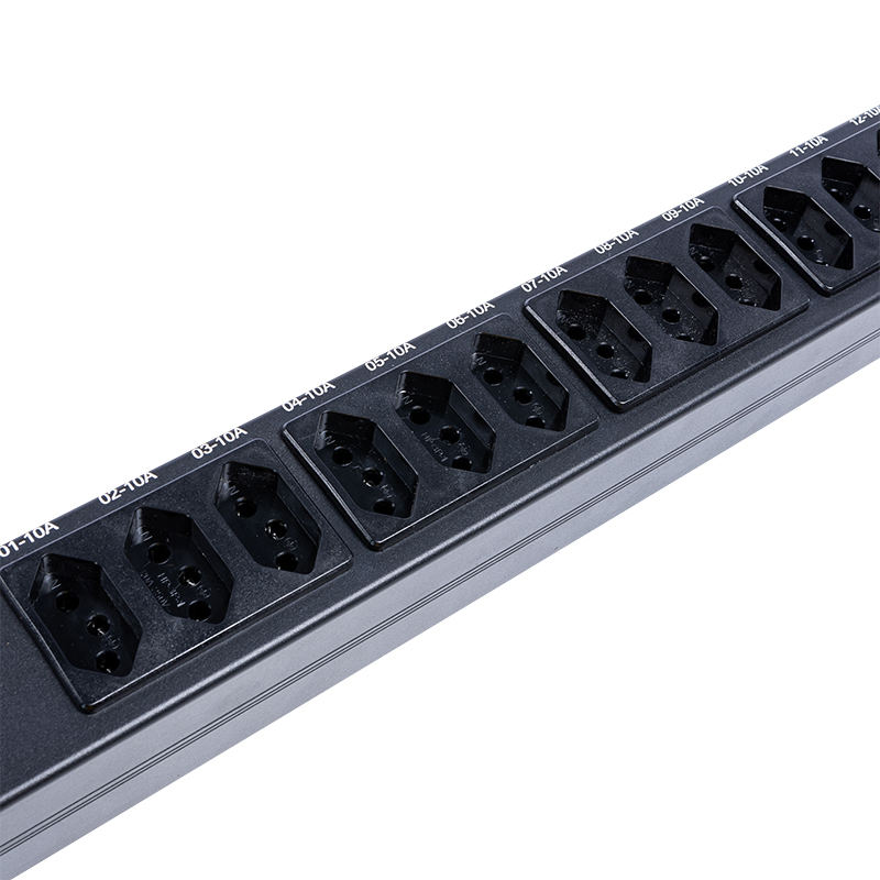 Brazil Sockets 24 Outlets 1.5U Liquid Magnetic Circuit Breaker Vertical TCP/IP smart Rack PDU