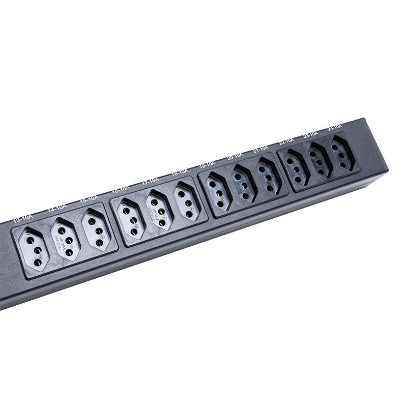 Brazil Sockets 24 Outlets 1.5U Liquid Magnetic Circuit Breaker Vertical TCP/IP smart Rack PDU