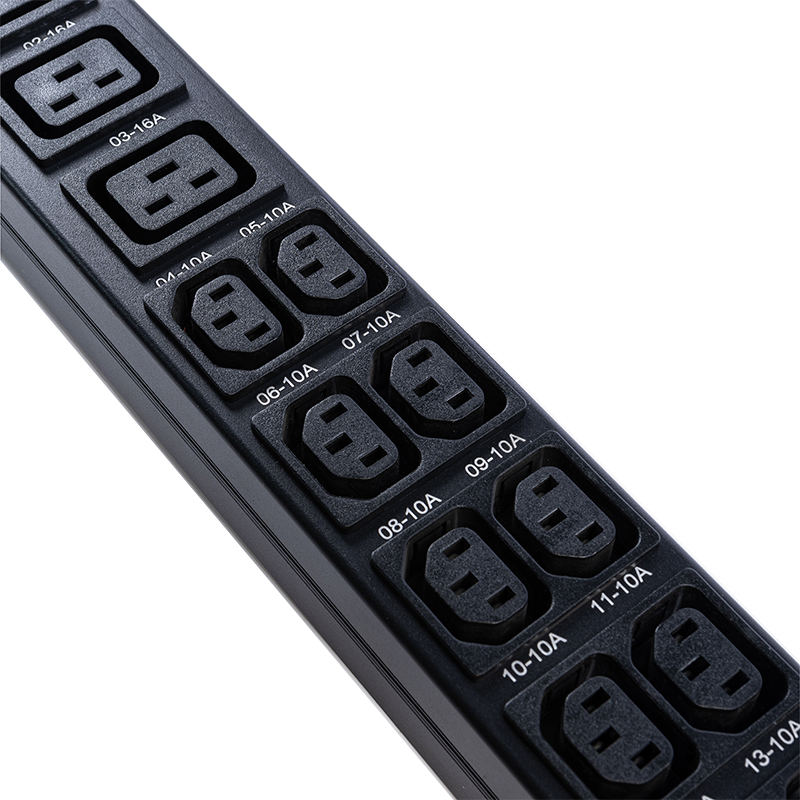 TCP/IP Intelligent Rack PDU 26 Outlets IEC C13 / C19 1.5U Liquid Magnetic Circuit Breaker Vertical