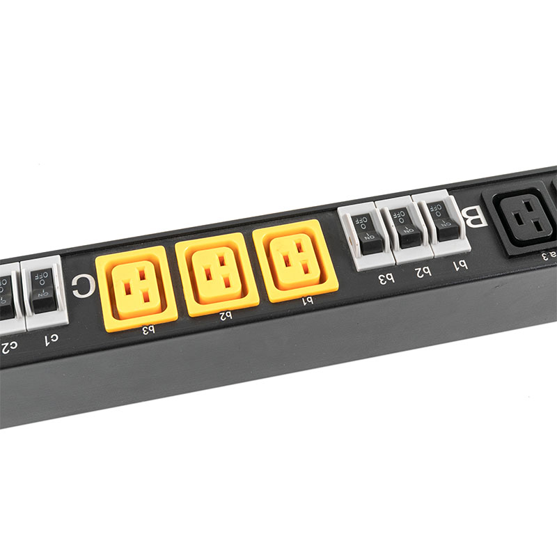 III-Phase X-Outlet C13 C19 Vertical Breaker ONERO Protection Switched Rack Pdu