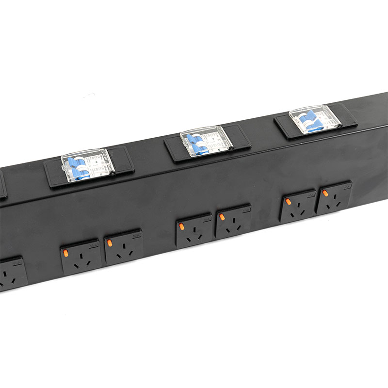 XVI-Outlet Vertical Breaker Switched Rack Pdu