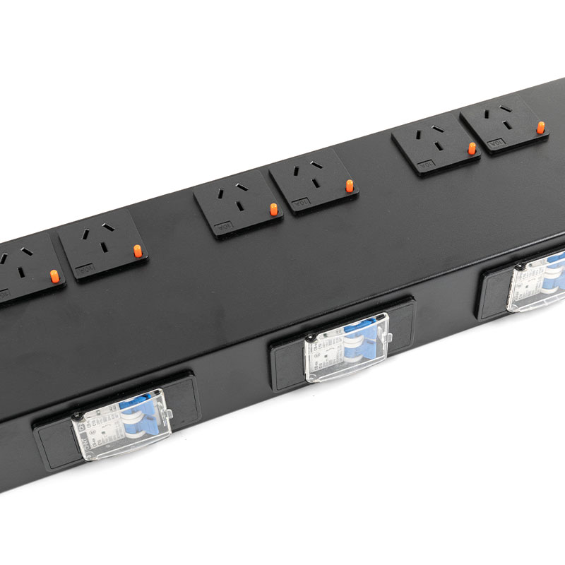 XVI-Outlet Vertical Breaker Switched Rack Pdu